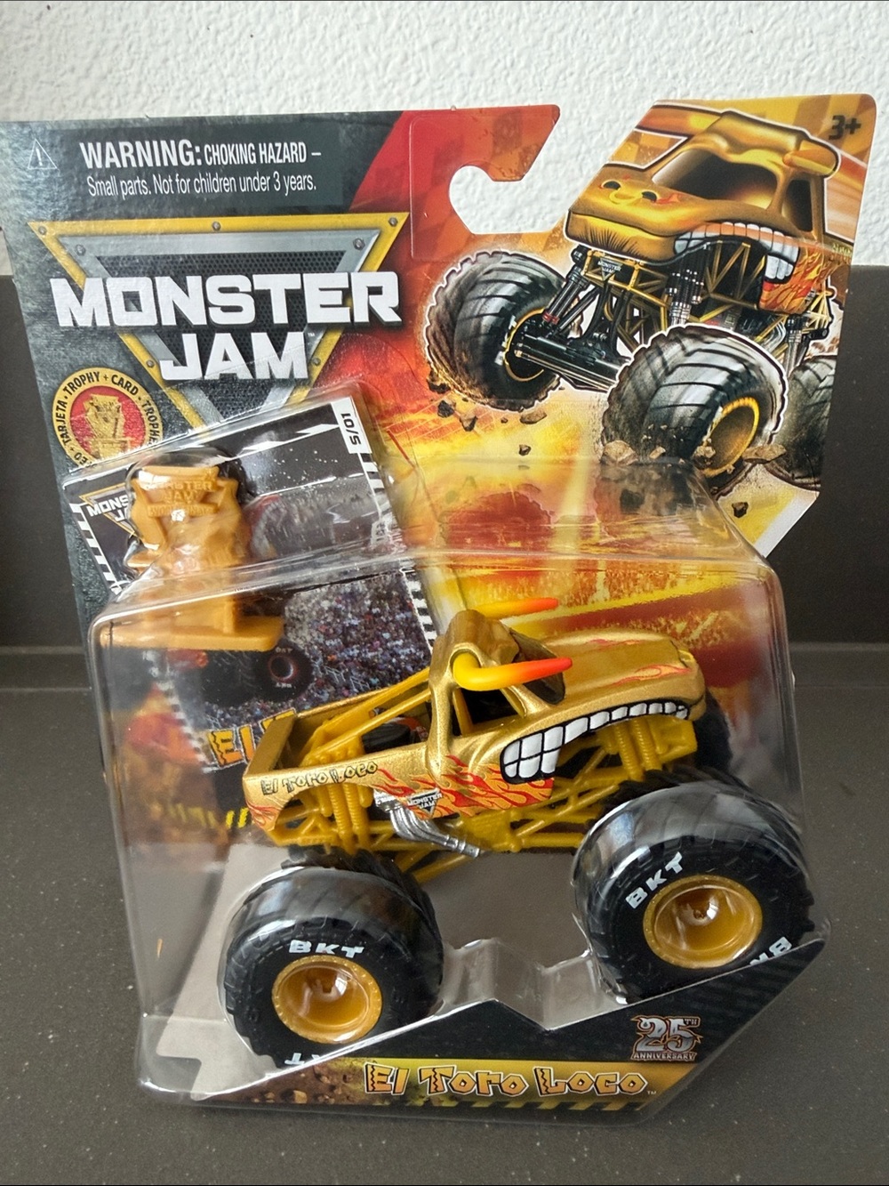NEW SPIN MASTER 2026 MONSTER JAM GOLD TROPHY CARD SERIES 1 complete set - Picture 7 of 10
